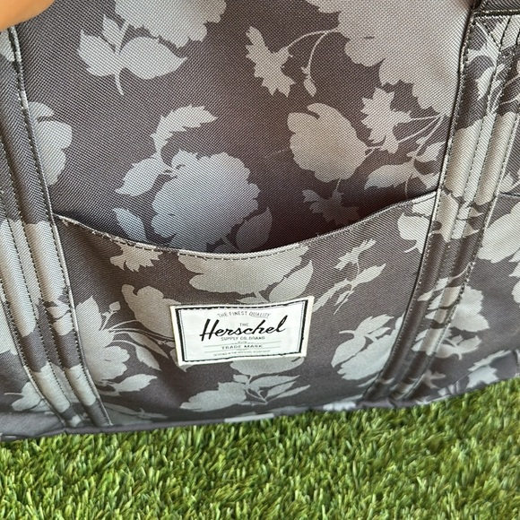 Herschel Floral Print Red Striped Interior Bag Workbag Overnight bag - Picture 7 of 12